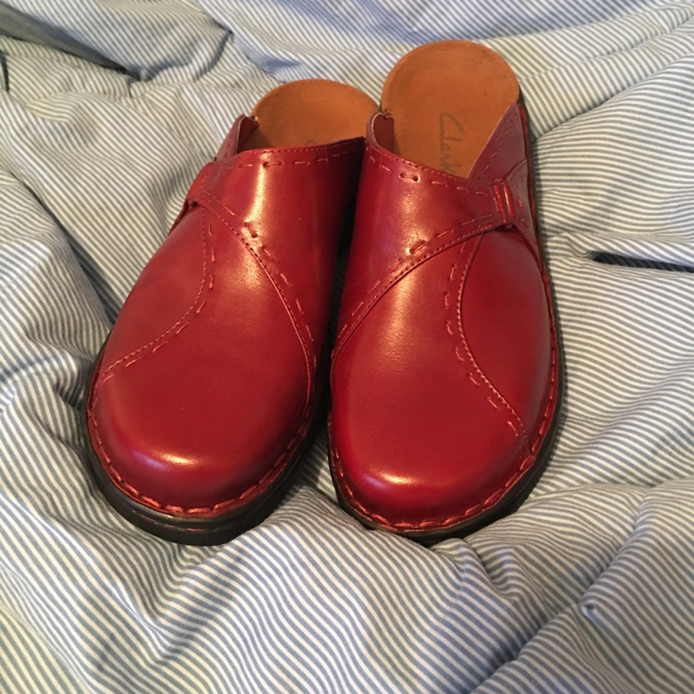 Red Clarks Clogs